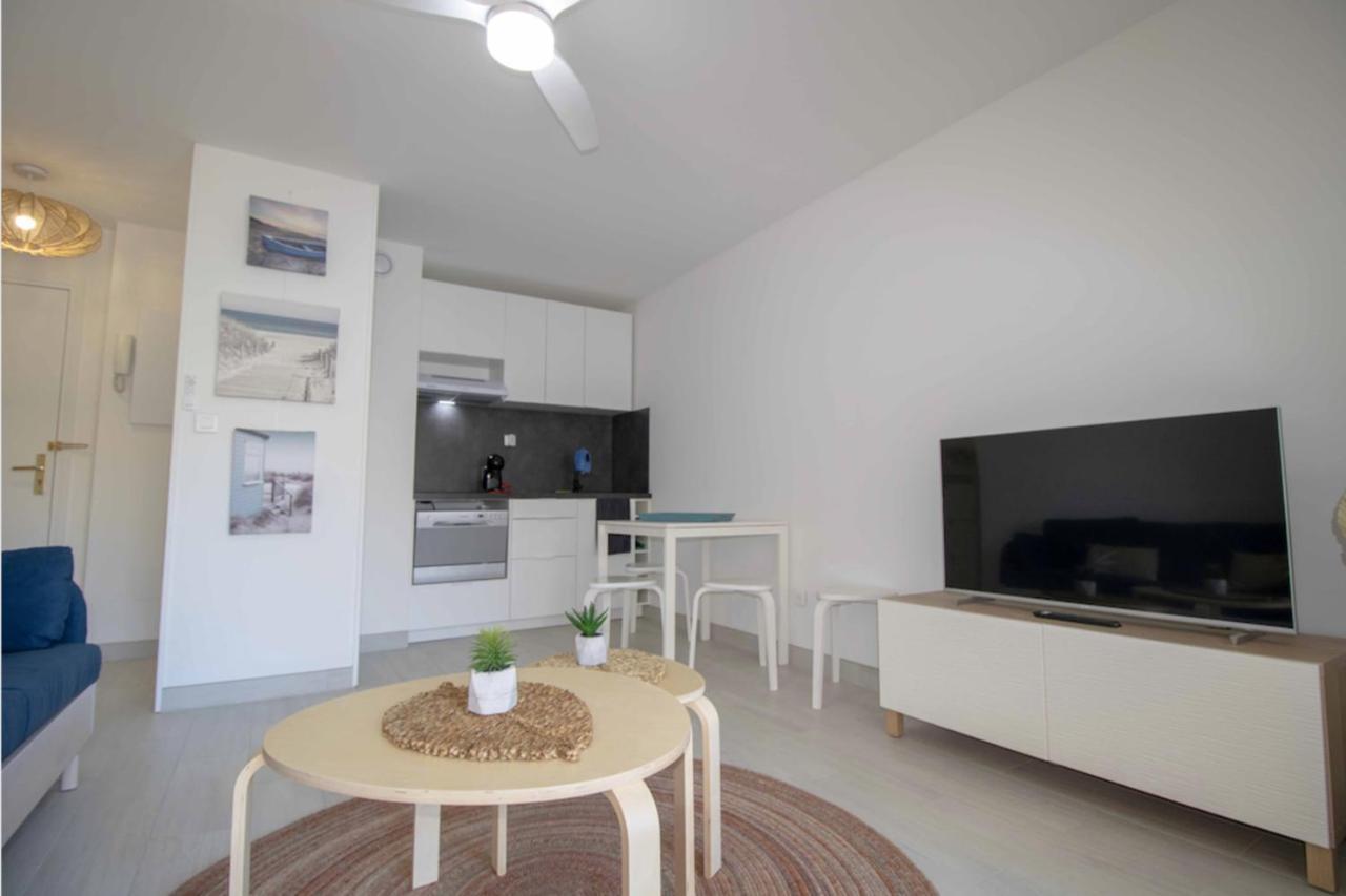 Bright Apt Of 32 M Renovated Near Town Fréjus Exterior photo